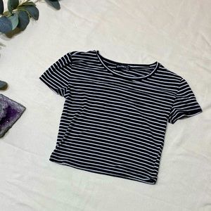 Popular21 Black and White Striped Crop Top | Women’s Size Large